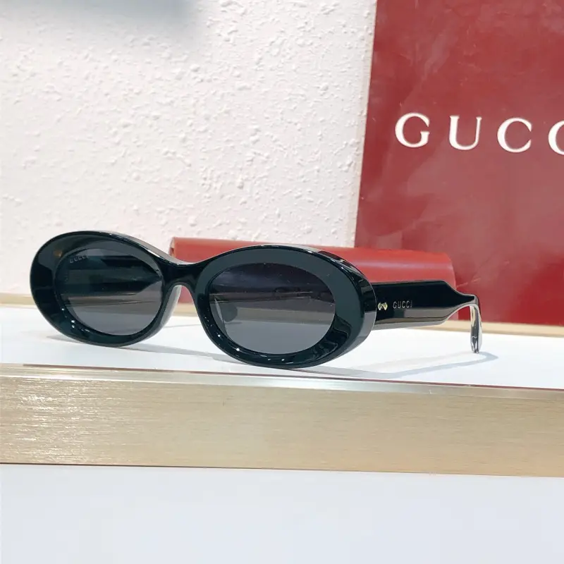 GUCCI GG1527S oval designer sunglasses colorway 01